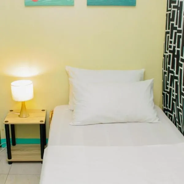 Backpackers Homestay - NomadsMNL, hotel a Manila