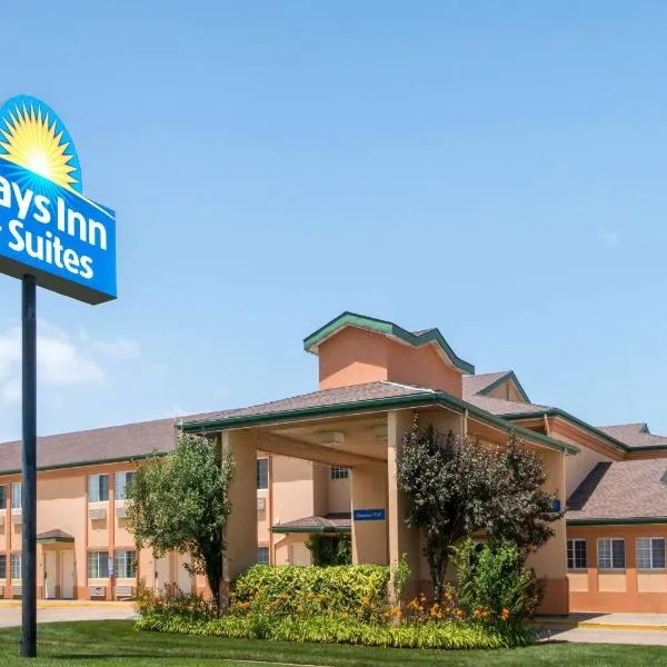 Days Inn & Suites by Wyndham Wichita、ウィチタのホテル