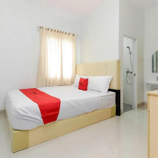 RedDoorz near Siloam Hospital Palembang, hotel in Palembang