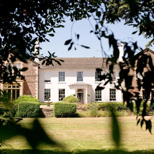 תמונה של מלון  Glewstone Court Country House Hotel