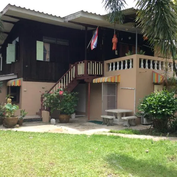 Orchid Guest House, hotel v destinaci Trat