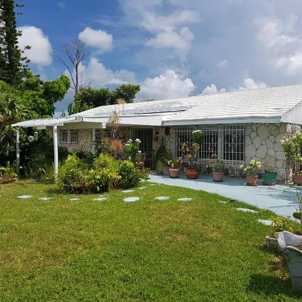 Bajamar Your Second Home Guest Property, hotel v destinaci Freeport