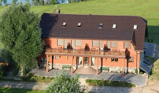Pensjonat Na Wzgórzu, hotel in Jeleniewo