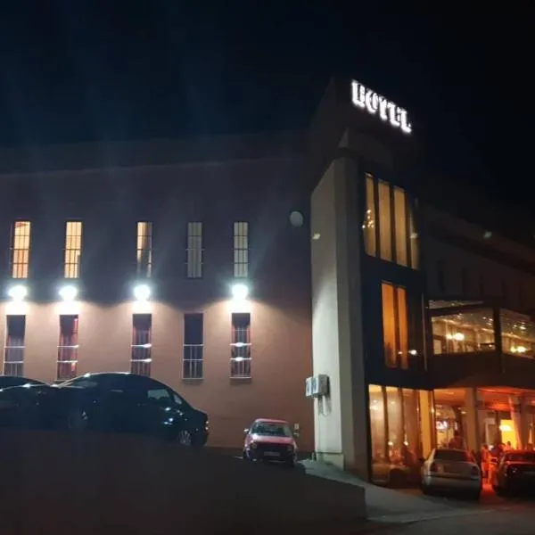 Hotel Urban，Bešići的飯店