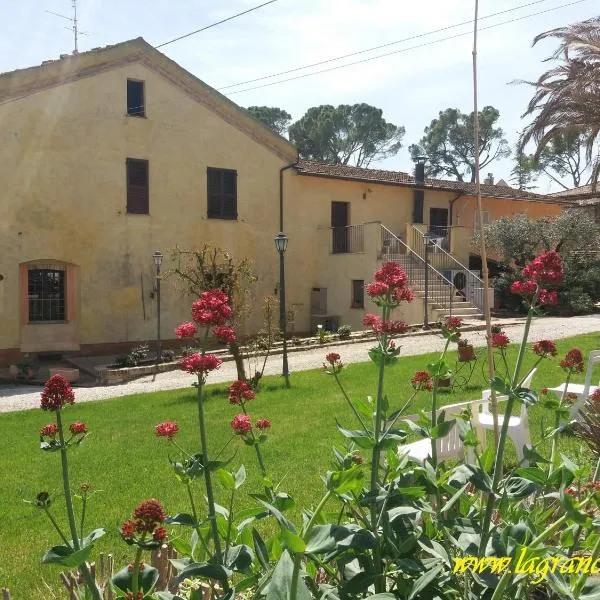 "La Grancia" Country House, hotell i Treia