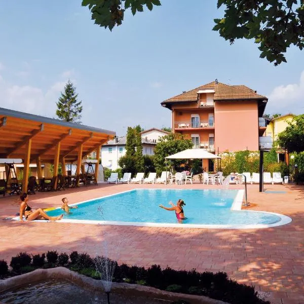 Villa Flora, ξενοδοχείο σε Levico Terme
