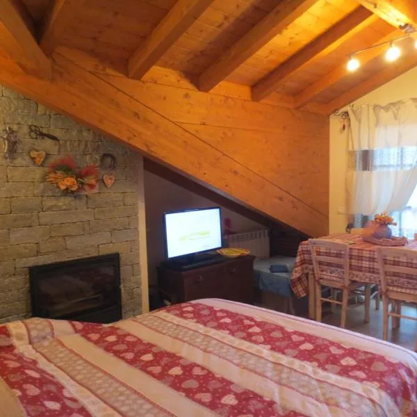 Borgo Alpino Chalet 4、アプリーカのホテル