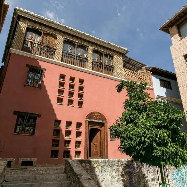 Charming Andalusian House - free parking, hotel v destinácii Granada