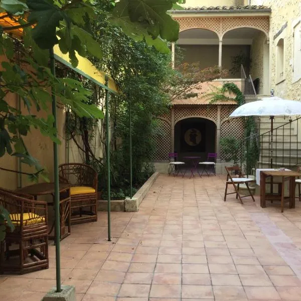 Maison de village Novissime, hotel in Noves