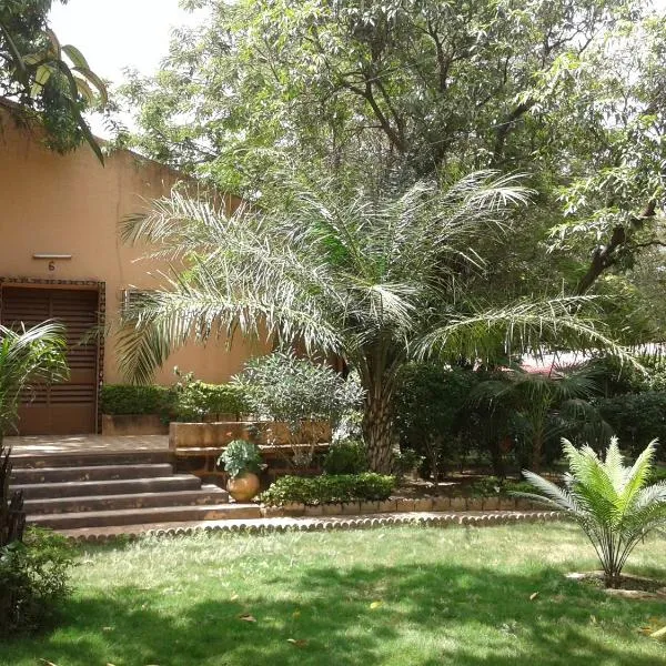 Hôtel Les Palmiers, hotell sihtkohas Ouagadougou