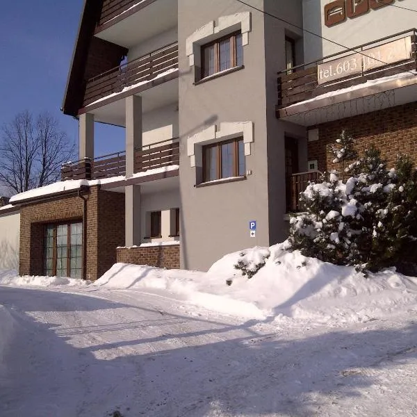 Route 7 Rooms, hotel em Myślenice