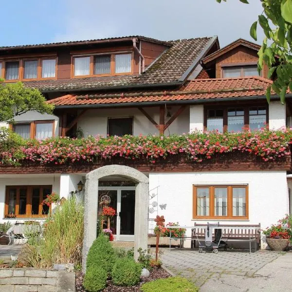 Pension Zum Ebenstein am Donausteig, hotel en Untergriesbach