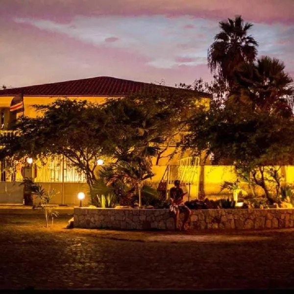 Surf House Hostel, hotel v destinaci Santa Maria