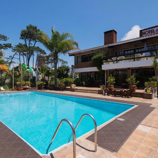 Hotel Camelot, מלון בפונטה דל אסטה