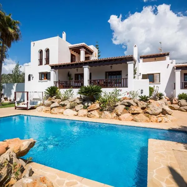 Villa Ca na Vinya, hotel in Cala Tarida