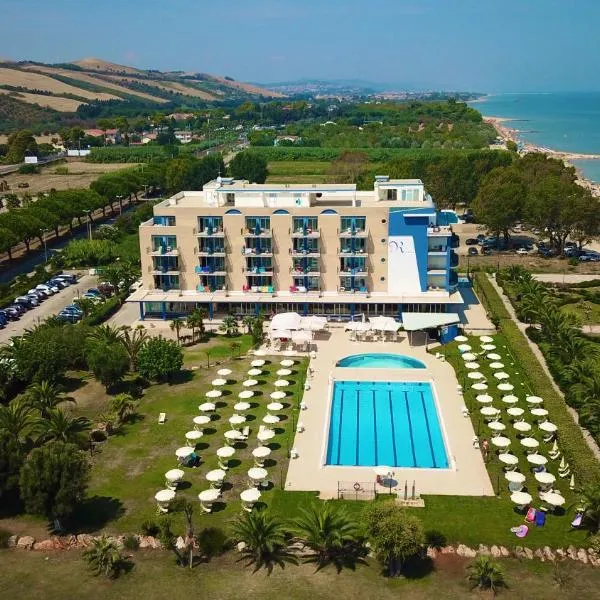 Roses Hotel, hotel en Roseto degli Abruzzi