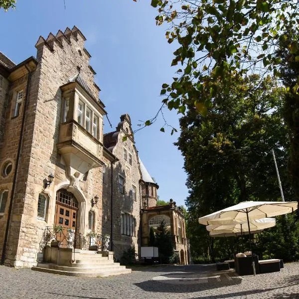 Schlosshotel Villa Westerberge, hotel v destinaci Aschersleben