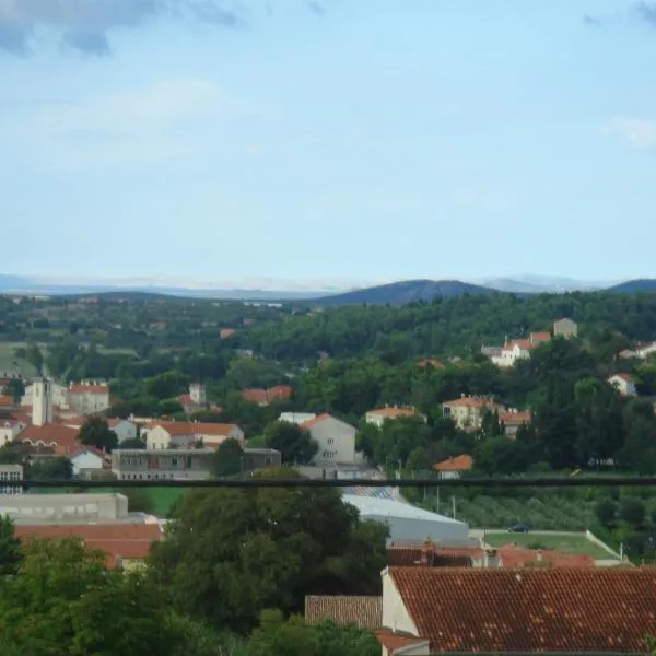 Appartement Nicole BENKOVAC, hotel in Polača