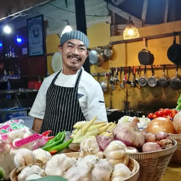 PP Red Tuna Hut, hotel in Phi Phi Don