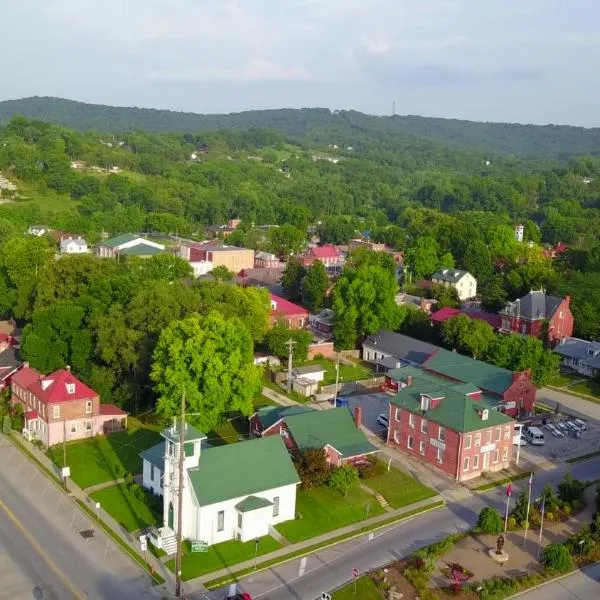 Harbor Haus Inn & Suites, hotel a Hermann