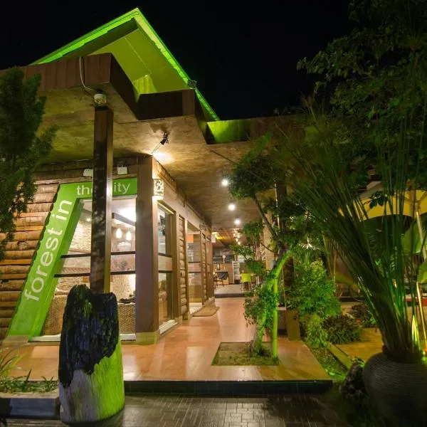 Lawaka Hotel, hotel di Ampana