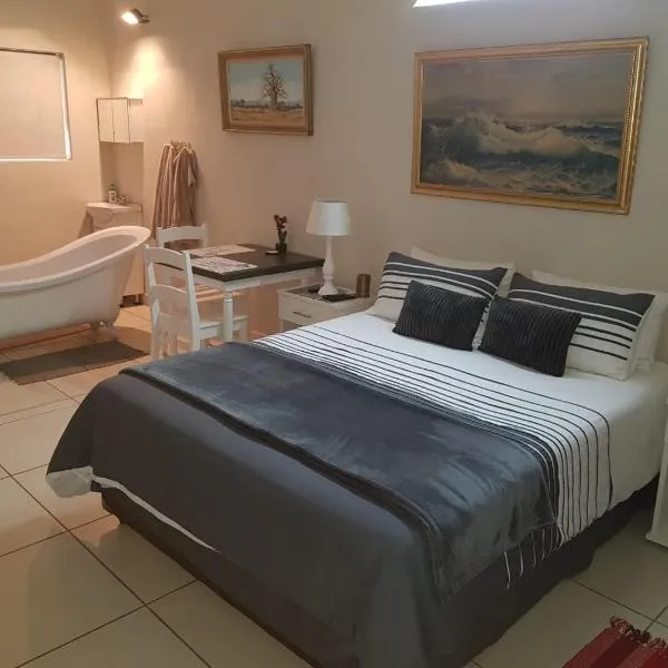 Tzaneen White House Lodge, hotell i Tzaneen