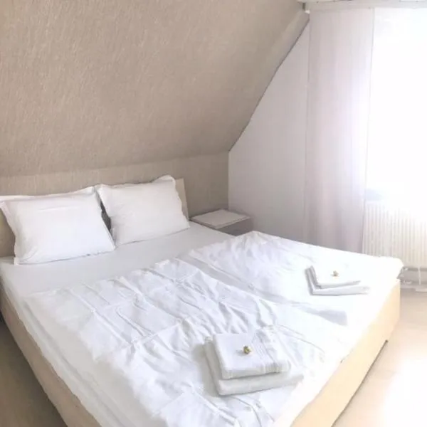 Ferienwohnung Eislingen, hotel u gradu Ajslingen