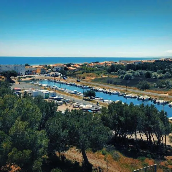 Appartement St Pierre la mer: Saint Pierre La Mer şehrinde bir otel