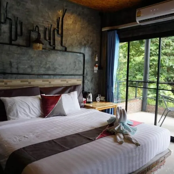 Keeree Loft Resort, hotell i Hin Dat