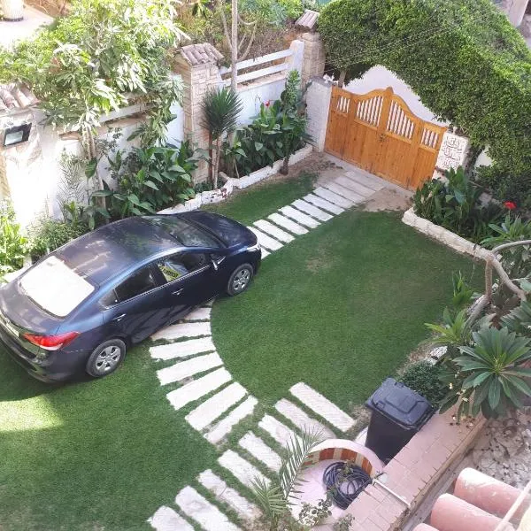 Vacation Apartments in a Private Villa with Private Beach Access, hotel v destinaci Alexandria