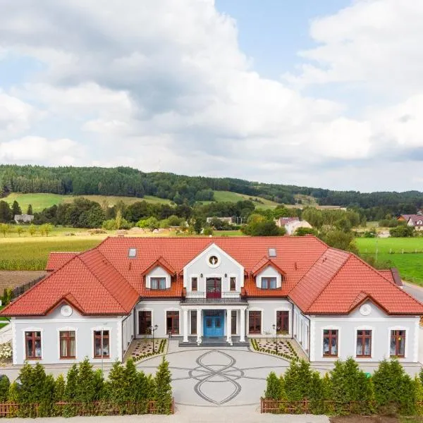 Dworek Czardasz Strzebielino - Wejherowo: Kostkowo şehrinde bir otel