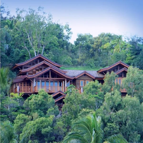Villa Empat Puluh Dua, hotel v destinaci Port Douglas