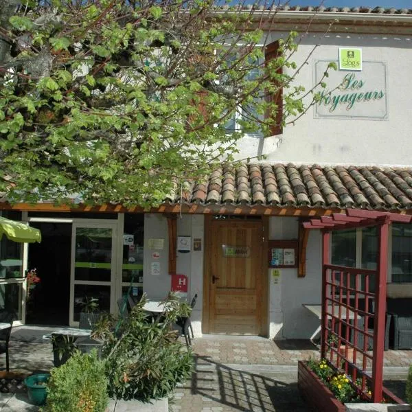 Logis Hôtels - Hôtel et Restaurant Les Voyageurs, hotel em Montaigu-de-Quercy