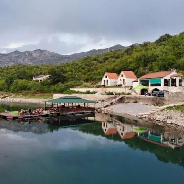 Splav "Slap" - Bungalovi, hotel v destinaci Danilovgrad