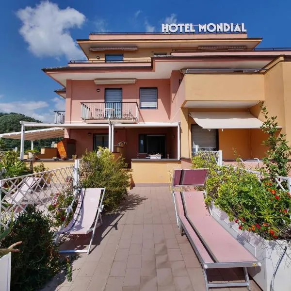 ホテル レジデンス モンディアル（Hotel Residence Mondial）、モネーリアのホテル