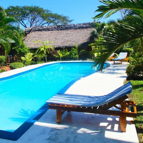 Tropic Hôtel, hotel v destinaci Ambondrona