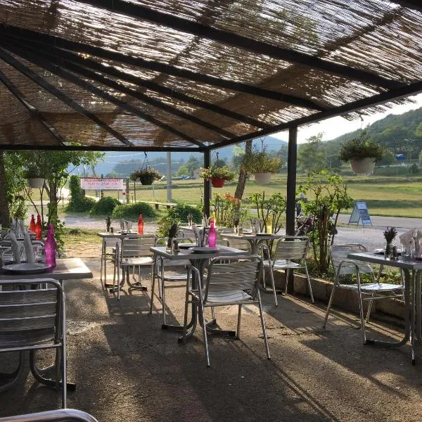 Hôtel Restaurant Auberge des crêtes du Verdon, hotel v destinaci La Palud sur Verdon