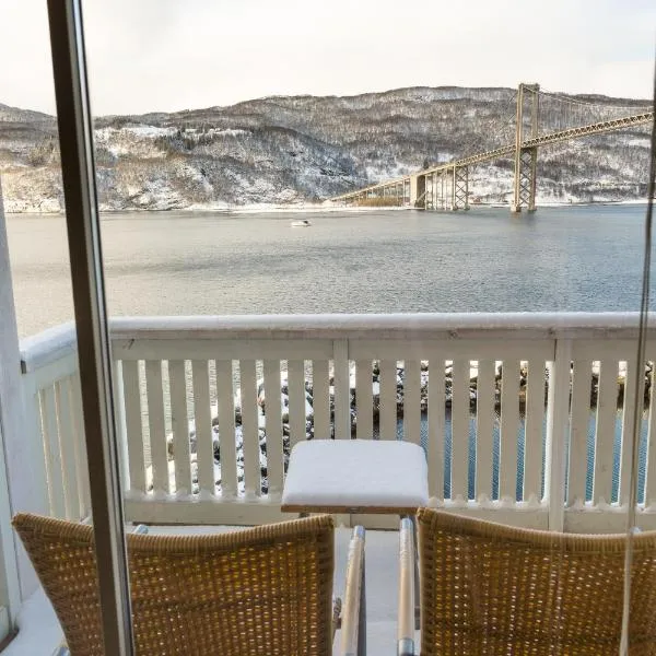 Tjeldsundbrua Maritim, hotell i Grovfjord