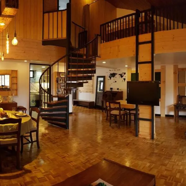 HOMESTAY DE MARQS - STYLISH and SPACIOUS 3 BEDROOM VACATION HOME, hotel in Baguio