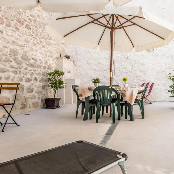 Carlentini house B&B、コーミゾのホテル