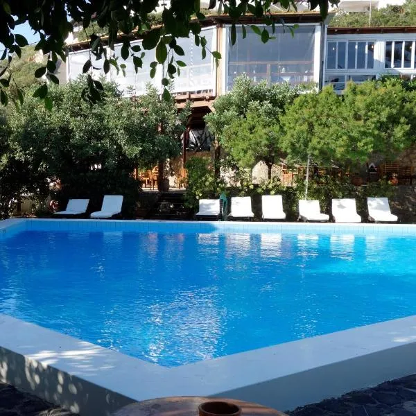 Cretan Village Hotel, hotel en Prína