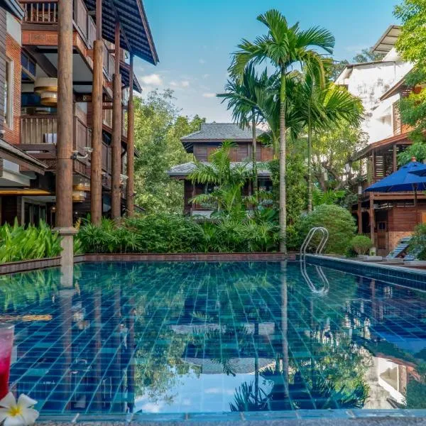 Sunny V Hotel, hotel in Ban Ya Phai