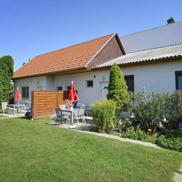 Ferienwohnungen Karoly, hotel v destinaci Mörbisch am See