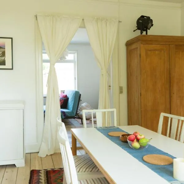 Spacious Private Apartment for Family Holiday, hotel v destinaci Stege