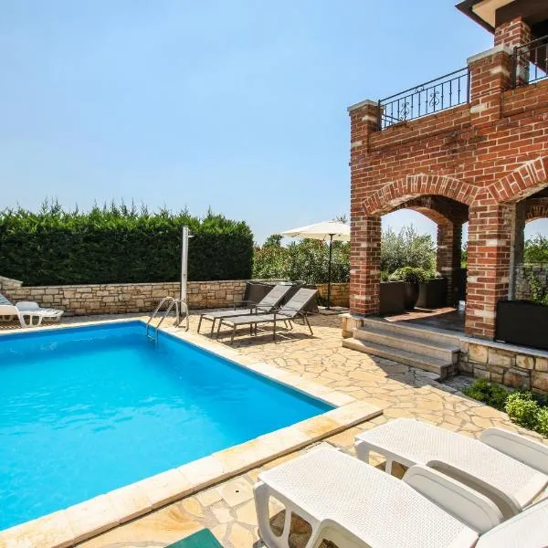 Villa Istriana Jakob with pool, hotel Vabrigában