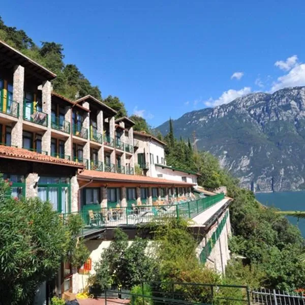 Centro Vacanze La Limonaia, hotel i Limone sul Garda