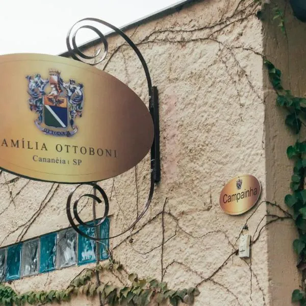 Pousada Familia Ottoboni, hotel v destinaci Cananéia