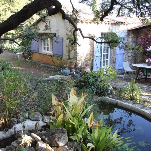 la maison bleue, hotel u gradu 'Carros'