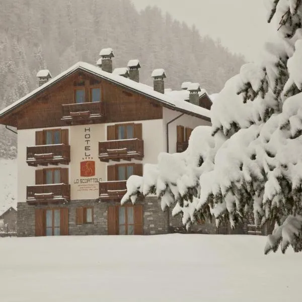 Lo Scoiattolo Hotel, hotel sa Gressoney-la-Trinité