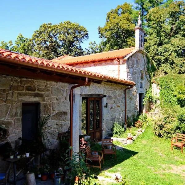 Pazo de Chaioso, hotel in Junquera de Ambía